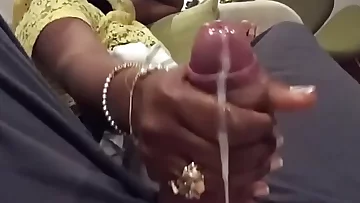 Desi lady fucking wide of young boy