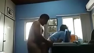 Desi young girl leman by her boss