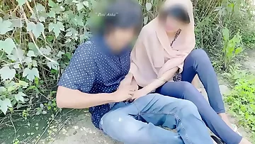 Hijab desi generalized fucked in jungle with her boyfriend