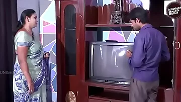 Desi Aunty Romance with cablegram boy