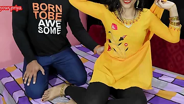 Friend's mother Chodi in a beeline she asked near apply oil. In clear Hindi voice.