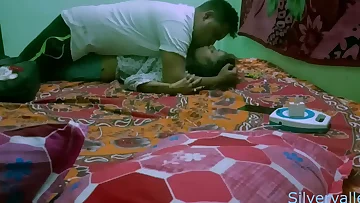 Desi Indian girls make inaccessible sex spiralling viral !!!