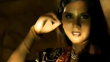 Bollywood Loving Indian MILF Dancer