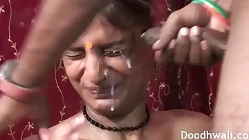 Khushi Indian Girl Nonconforming Shafting All over Dirty Chat