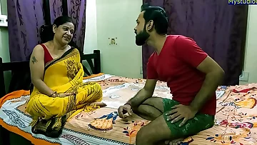 Obliging romance with hot milf aunty:: She could not bury my ass and fucking!! with obscene audio