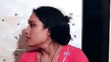 Savoury South Indian Aunty Hot House Wed Bath-full jugs and nips operation in shower &lpar;new&rpar;