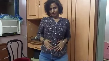 Big Ass Mumbai College Girl Spanking Herself Having it away Will not hear of Niggardly Desi Pussy