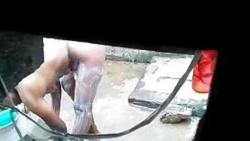 Tamil Aunty Bathing Mingy Cam - 20150611 083239