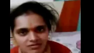 Desi Bhabhi in redi suite boob unsettle