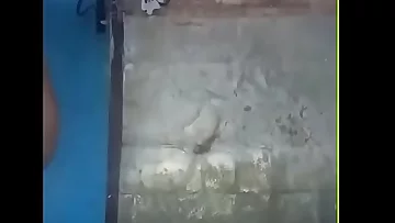 Desi aunty bath capture - hidden cam .mp4