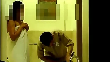 Bhabhi flashing hotel boy