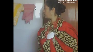 Indian Bengali bhabhi/boudi Jaba On the go Naked Lave captured by neighbour - Fastening 1